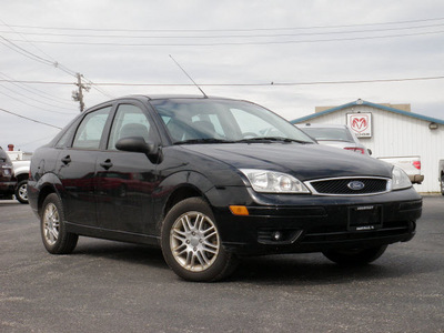 ford focus 2007 black sedan zx4 se gasoline 4 cylinders front wheel drive automatic with overdrive 61832