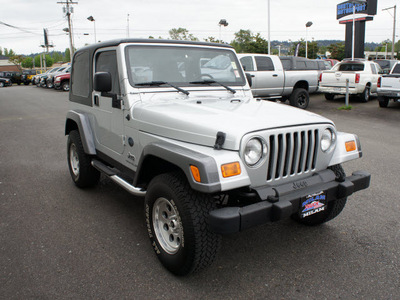 jeep wrangler 2004 silver suv x gasoline 6 cylinders 4 wheel drive automatic with overdrive 98371