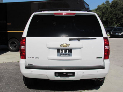 chevrolet tahoe 2010 white suv lt flex fuel 8 cylinders 2 wheel drive automatic 33884