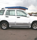 chevrolet tracker 2001 white suv lt gasoline 6 cylinders 4 wheel drive automatic 80911