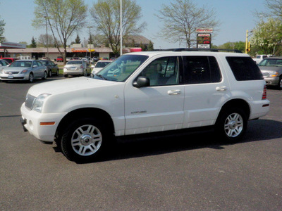 mercury mountaineer 2002 white suv gasoline 8 cylinders all whee drive automatic with overdrive 55124