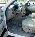 mercury mountaineer 2002 white suv gasoline 8 cylinders all whee drive automatic with overdrive 55124