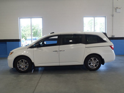 honda odyssey 2012 white van ex l gasoline 6 cylinders front wheel drive automatic 28557