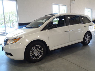 honda odyssey 2012 white van ex l gasoline 6 cylinders front wheel drive automatic 28557