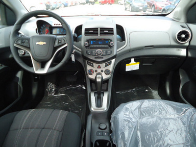 chevrolet sonic 2012 dk  gray sedan lt gasoline 4 cylinders front wheel drive automatic 60007