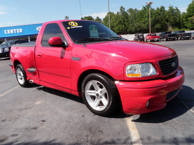 ford f 150 svt lightning 2003 red pickup truck gasoline 8 cylinders rear wheel drive automatic with overdrive 32401