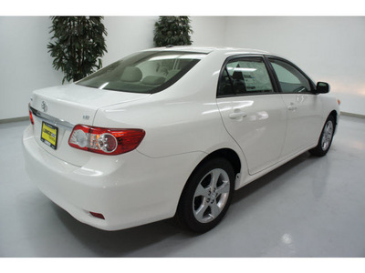 toyota corolla 2012 white sedan le gasoline 4 cylinders front wheel drive automatic 91731
