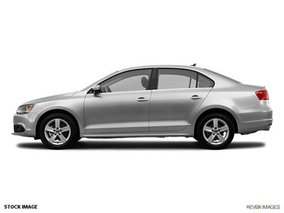 volkswagen jetta 2012 silver sedan tdi diesel 4 cylinders front wheel drive dual shift gearbox 56001