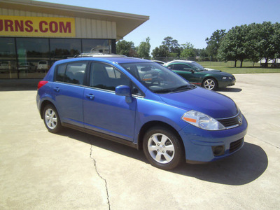nissan versa 2009 blue hatchback 1 8 sl gasoline 4 cylinders front wheel drive automatic 75503