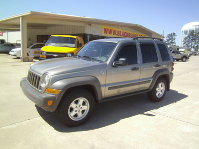 jeep liberty 2006 tan suv sport diesel 4 cylinders 4 wheel drive automatic 75503