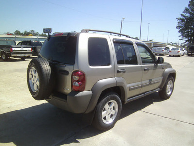 jeep liberty 2006 tan suv sport diesel 4 cylinders 4 wheel drive automatic 75503