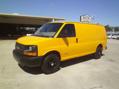 chevrolet express cargo 2006 yellow van 3500 gasoline 8 cylinders rear wheel drive automatic 75503