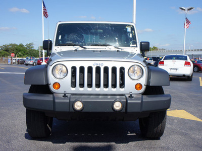 jeep wrangler unlimited 2012 silver suv sport gasoline 6 cylinders 4 wheel drive automatic 33021