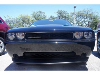 dodge challenger 2012 black coupe sxt flex fuel 6 cylinders rear wheel drive automatic 33157