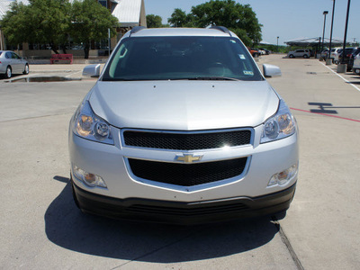 chevrolet traverse 2011 silver lt gasoline 6 cylinders all whee drive automatic 76087