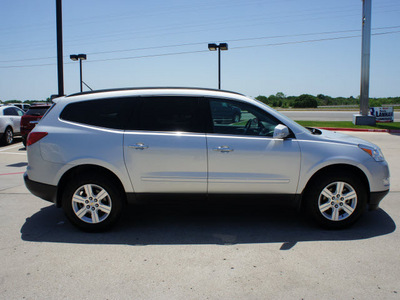 chevrolet traverse 2011 silver lt gasoline 6 cylinders all whee drive automatic 76087