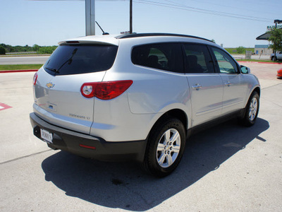 chevrolet traverse 2011 silver lt gasoline 6 cylinders all whee drive automatic 76087