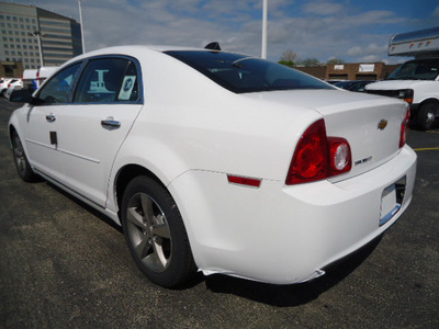 chevrolet malibu 2012 white sedan lt gasoline 4 cylinders front wheel drive automatic 60007