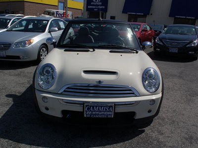 mini cooper 2006 off white s gasoline 4 cylinders front wheel drive 6 speed manual 94010
