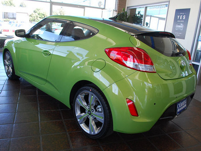 hyundai veloster 2012 electrolyte green coupe ecoshift dct gasoline 4 cylinders front wheel drive automatic 94010