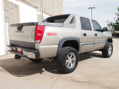 chevrolet avalanche 2003 lt  gray suv 1500 gasoline 8 cylinders 4 wheel drive automatic 80301