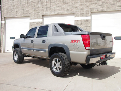 chevrolet avalanche 2003 lt  gray suv 1500 gasoline 8 cylinders 4 wheel drive automatic 80301