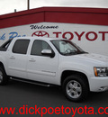 chevrolet avalanche 2008 white suv flex fuel 8 cylinders 4 wheel drive automatic 79925