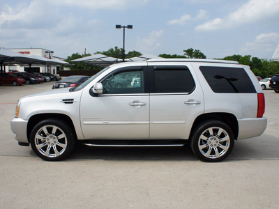 cadillac escalade 2010 silver suv flex fuel 8 cylinders all whee drive automatic 76087