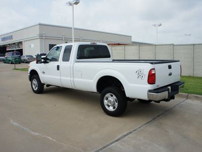 ford f 350 super duty 2011 white xlt biodiesel 8 cylinders 4 wheel drive automatic 76108