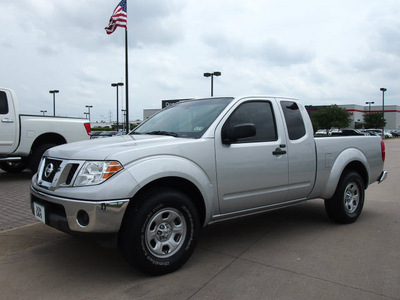 nissan frontier 2010 silver se gasoline 4 cylinders 2 wheel drive automatic with overdrive 76018