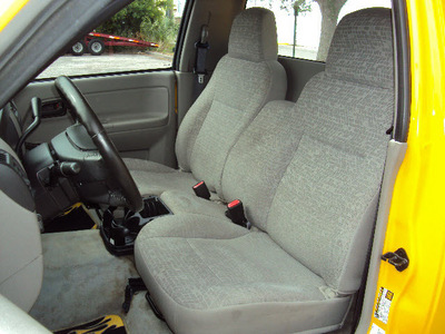 chevrolet colorado 2005 yellow pickup truck gasoline 4 cylinders rear wheel drive automatic 32901