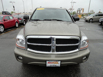 dodge durango 2004 tan suv slt gasoline 8 cylinders 4 wheel drive automatic 60443