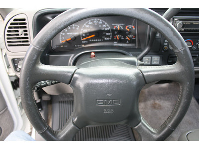 gmc yukon 1998 white suv slt gasoline v8 4 wheel drive automatic 98632