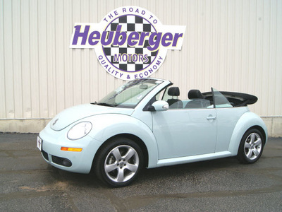 volkswagen new beetle 2006 blue 2 5 gasoline 5 cylinders front wheel drive automatic 80905