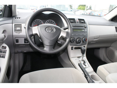 toyota corolla 2011 white sedan le gasoline 4 cylinders front wheel drive automatic 98632