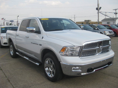 ram ram pickup 1500 2012 white laramie gasoline 8 cylinders 4 wheel drive 6 speed automatic 62863