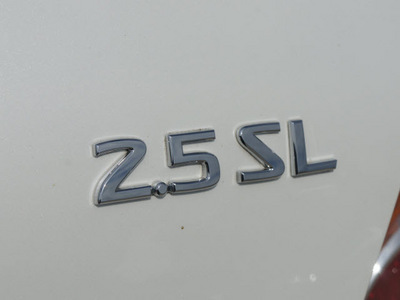 nissan altima 2009 white sedan 2 5 sl gasoline 4 cylinders front wheel drive automatic 76087