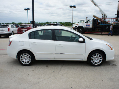 nissan sentra 2011 white sedan gasoline 4 cylinders front wheel drive automatic with overdrive 76087
