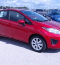 ford fiesta 2012 red hatchback se gasoline 4 cylinders front wheel drive 4 speed automatic 77388