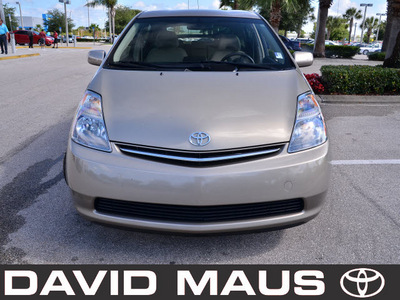 toyota prius 2008 gold hatchback hybrid hybrid 4 cylinders front wheel drive automatic 32771