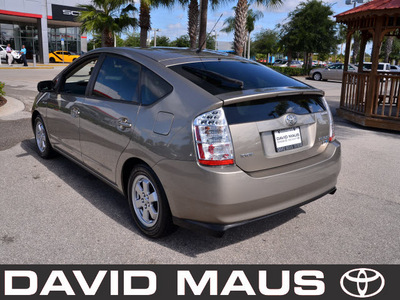 toyota prius 2008 gold hatchback hybrid hybrid 4 cylinders front wheel drive automatic 32771