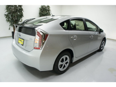 toyota prius 2012 silver hatchback three hybrid 4 cylinders front wheel drive automatic 91731