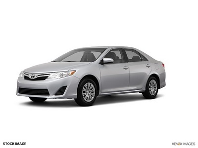 toyota camry 2012 silver sedan le gasoline 4 cylinders front wheel drive automatic 55448