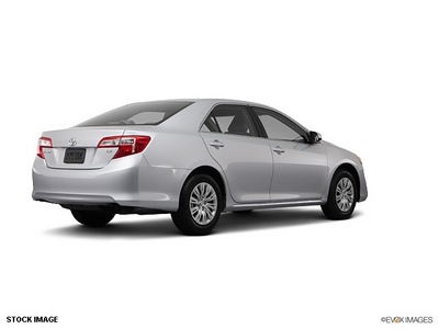 toyota camry 2012 silver sedan le gasoline 4 cylinders front wheel drive automatic 55448