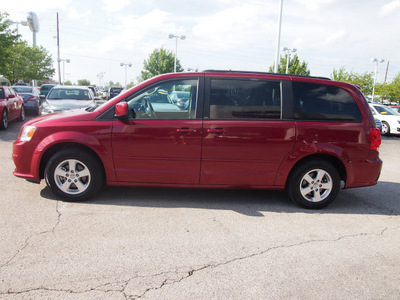 dodge grand caravan 2011 dk  red van mainstreet flex fuel 6 cylinders front wheel drive automatic 46168