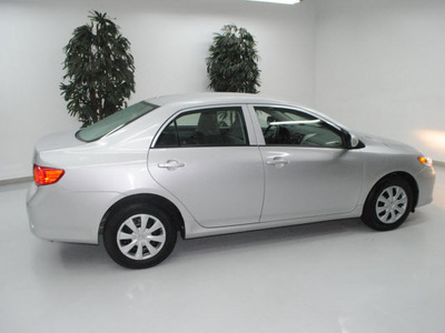 toyota corolla 2010 silver sedan le gasoline 4 cylinders front wheel drive automatic 91731