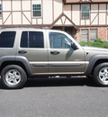 jeep liberty 2004 beige suv sport 4x4 auto warranty gasoline 6 cylinders 4 wheel drive automatic 80012