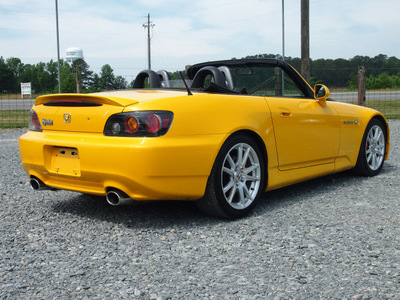 honda s2000 2004 yellow gasoline 4 cylinders rear wheel drive 6 speed manual 27569