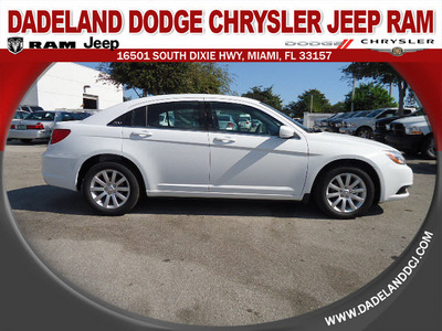 chrysler 200 2012 white sedan touring gasoline 4 cylinders front wheel drive automatic 33157