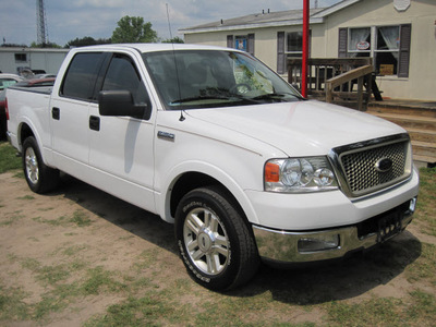 ford f 150 2004 white lariat gasoline 8 cylinders rear wheel drive automatic 77379